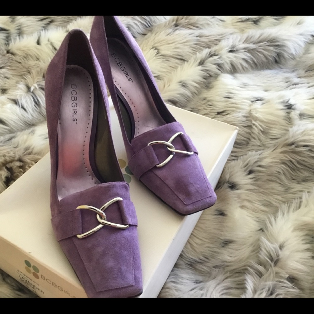Killer suede pumps